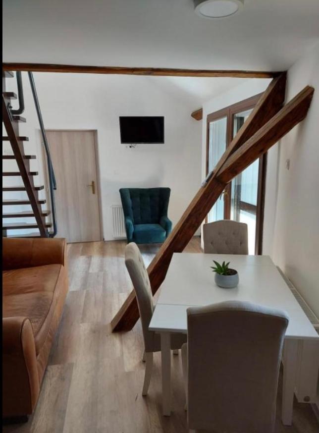 Jokai Apartman Komarno Bagian luar foto