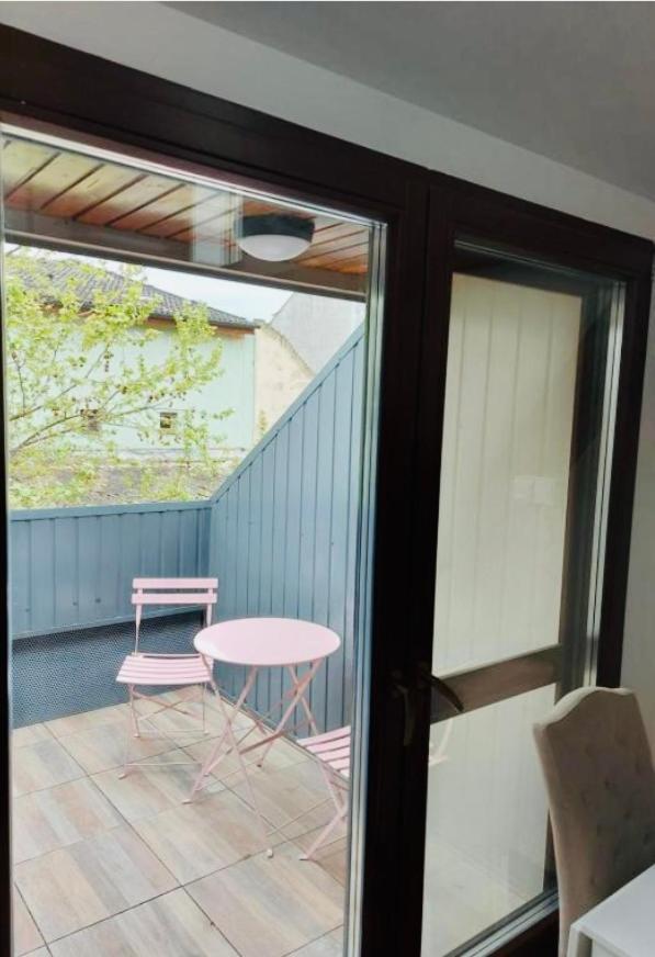 Jokai Apartman Komarno Bagian luar foto