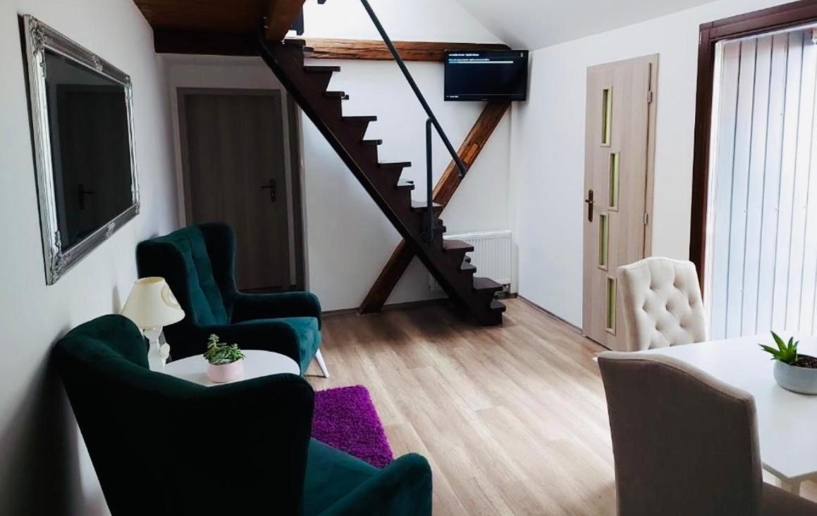 Jokai Apartman Komarno Bagian luar foto